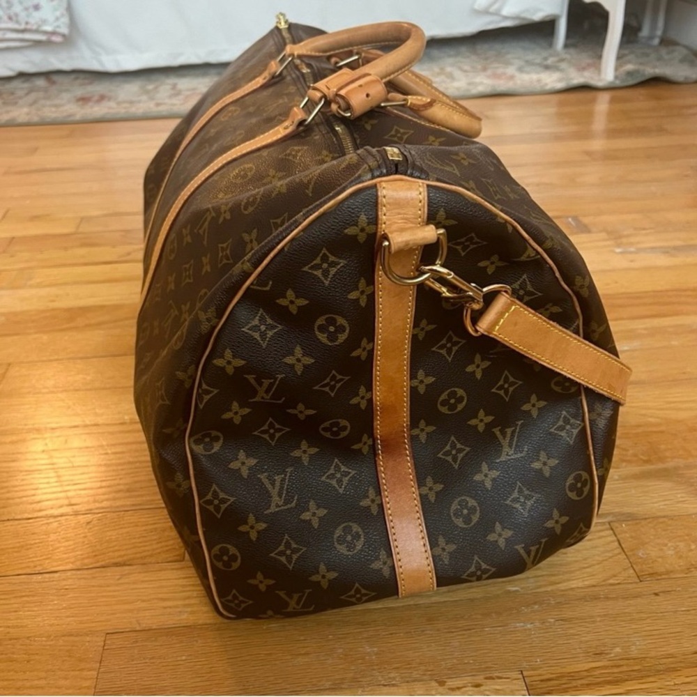 Authentic Louis Vuitton Monogram Keep All  Duffle Bag
Keep-All 60